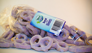 Blueberry flavored pretzels 125g